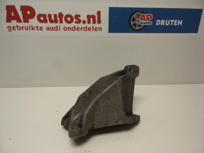 Usagé Support moteur Audi A4 Avant (B5) 1.9 TDI Prix € 19,99 Règlement à la marge proposé par AP Auto's