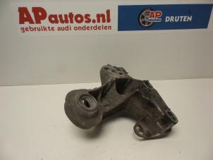 Używane Wspornik silnika Audi A4 Cabrio (B7) 3.0 V6 30V Cena € 19,99 Procedura marży oferowane przez AP Autos