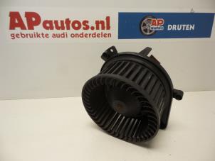 Usagé Ventilateur chauffage Audi A4 (B6) 2.0 FSI 16V Prix € 35,00 Règlement à la marge proposé par AP Autos