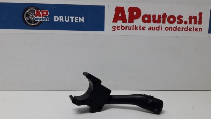 Interruptor de limpiaparabrisas de un Audi A6 Quattro (C5) 2.5 TDI V6 24V 1998