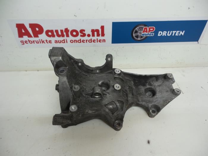 Usagé Support dynamo haut Audi A4 (B6) 1.8 T 20V Prix € 19,99 Règlement à la marge proposé par AP Auto's