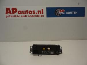 Usagé Antenne amplificateur Audi A5 (8T3) 2.0 FSI 16V Prix € 15,00 Règlement à la marge proposé par AP Autos