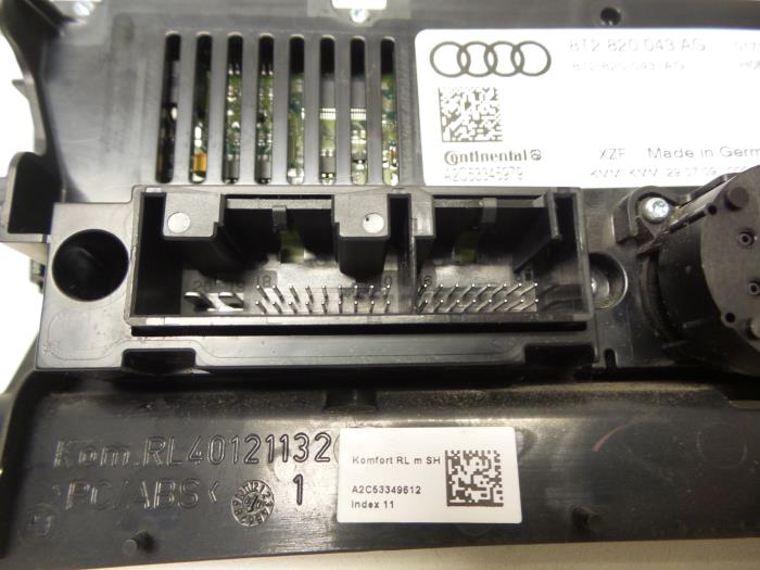 Climatronic panel from a Audi A5 (8T3) 2.0 FSI 16V 2009