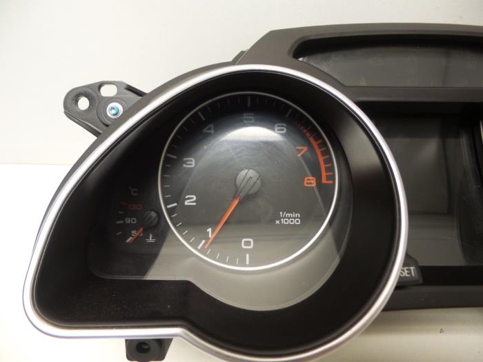 Odometer KM from a Audi A5 (8T3) 2.0 FSI 16V 2009