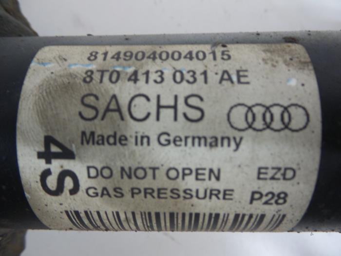 Barra de amortiguador derecha delante de un Audi A5 (8T3) 2.0 FSI 16V 2009
