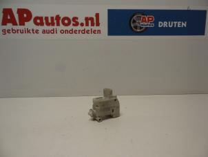 Used Tank flap lock motor Audi TT Roadster (8N9) 1.8 T 20V Quattro Price € 19,99 Margin scheme offered by AP Autos