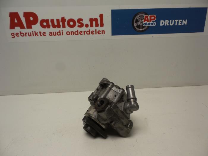 Usagé Pompe de direction Audi A4 Avant (B5) 2.5 TDI V6 24V Prix € 24,99 Règlement à la marge proposé par AP Auto's