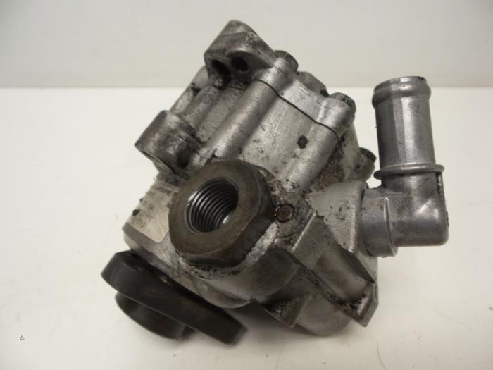 Power steering pump Audi A4 Avant 2.5 TDI V6 24V - 8D045177D AFB