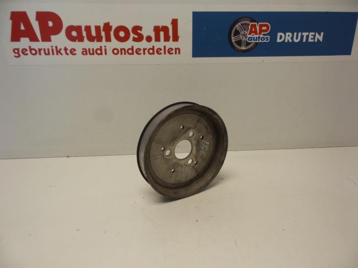 Power steering pump pulley from a Audi A4 Avant (B5) 2.5 TDI V6 24V 1999