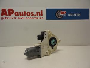 Używane Silnik szyby drzwiowej Audi Q7 (4LB) 3.0 TDI V6 24V Cena € 19,99 Procedura marży oferowane przez AP Autos