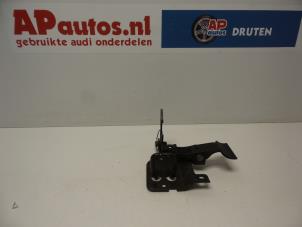 Usagé Mécanique de verrouillage capot Audi TT Prix € 14,99 Règlement à la marge proposé par AP Autos
