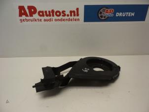 Używane Obudowa rozrzadu Audi A8 (D2) 2.5 TDI V6 24V Cena € 19,99 Procedura marży oferowane przez AP Autos