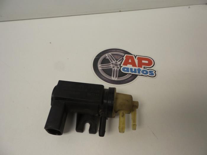 Turbo relief valve from a Audi A3 Sportback (8PA) 1.9 TDI 2006