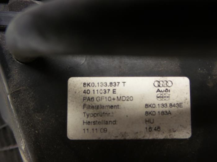 Air box from a Audi Q5 (8RB) 2.0 TDI 16V Quattro 2010