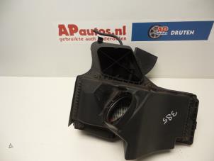 Używane Obudowa filtra powietrza Audi Q5 (8RB) 2.0 TDI 16V Quattro Cena € 45,00 Procedura marży oferowane przez AP Autos
