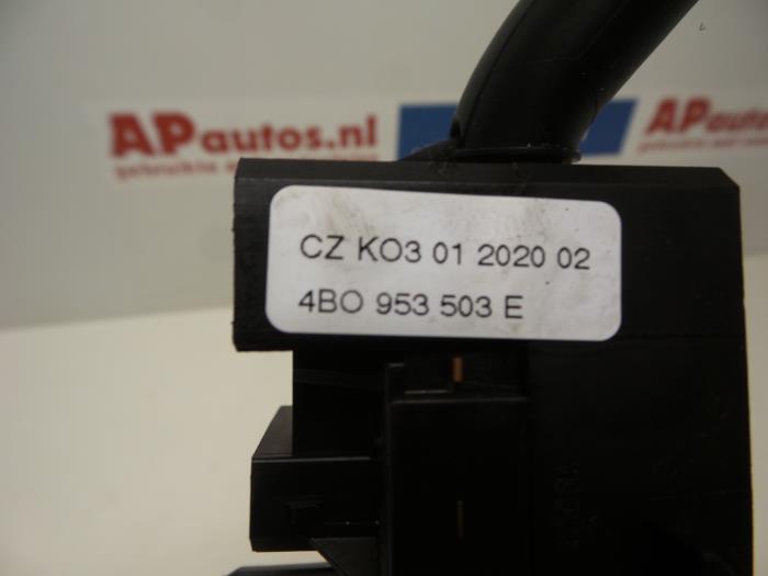 Interruptor combinado columna de dirección de un Audi A2 (8Z0) 1.6 FSI 16V 2002