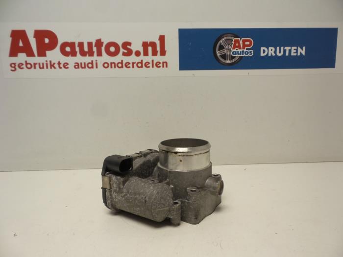 Usagé Boîtier accélérateur Audi A4 Cabriolet Quattro (B7) 1.8 T 20V Prix € 29,99 Règlement à la marge proposé par AP Auto's