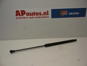 Used Rear gas strut, right Audi A4 Avant (B7) 2.0 20V Price € 9,99 Margin scheme offered by AP Autos