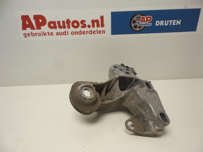 Usagé Support moteur Audi A4 Cabriolet Quattro (B7) 1.8 T 20V Prix € 19,99 Règlement à la marge proposé par AP Auto's