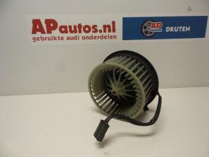 Używane Silnik wentylatora nagrzewnicy Audi Cabrio (B4) 2.8 E Cena € 19,99 Procedura marży oferowane przez AP Autos