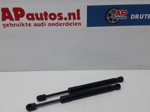 Używane Zestaw amortyzatorów gazowych tylnej klapy Audi A6 (C6) 3.2 V6 24V FSI Cena € 9,99 Procedura marży oferowane przez AP Autos