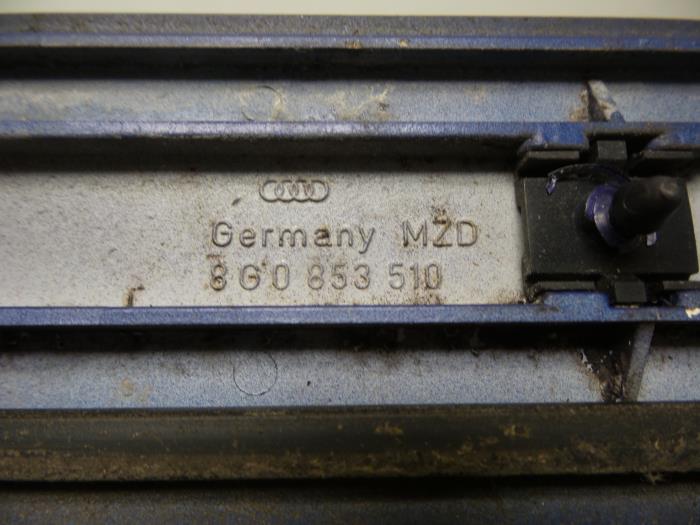 Listwa ozdobna z Audi Cabrio (B4) 2.8 E 1994