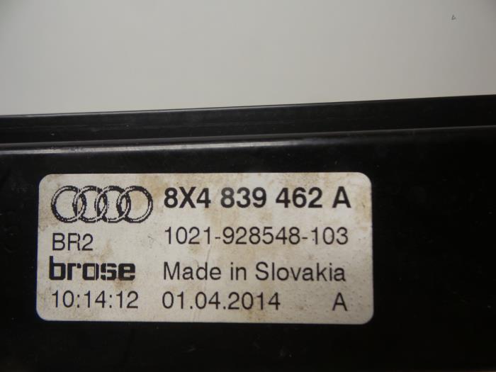 Mechanizm szyby prawej tylnej wersja 4-drzwiowa z Audi A1 Sportback (8XA/8XF) 1.4 TFSI Cylinder on demand 16V 2014