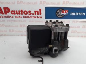 Usados Bomba ABS Audi Cabrio (B4) 1.9 TDI Precio € 65,00 Norma de margen ofrecido por AP Autos