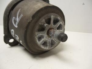Engine mount from a Audi Q7 (4LB) 3.0 TDI V6 24V 2006