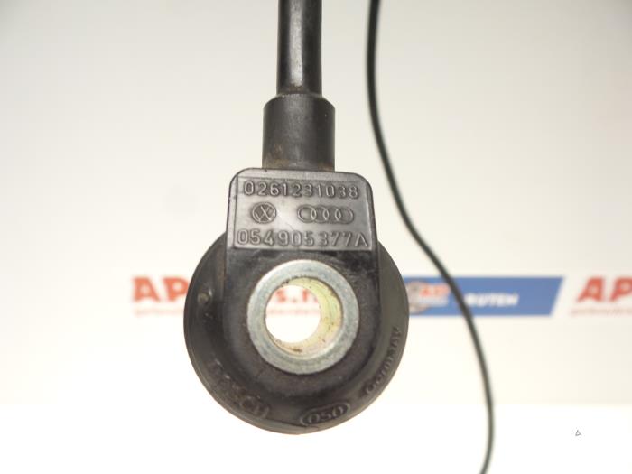 Sensor de golpeteo de un Audi 80 1992