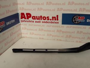 Gebrauchte Scheibenwischerarm vorne Audi A8 (D3) 3.7 V8 40V Quattro Preis € 9,99 Margenregelung angeboten von AP Autos