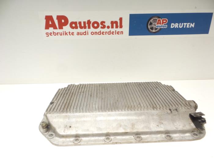 Usagé Couvercle carter Audi A8 (D2) 2.8 V6 Prix € 34,99 Règlement à la marge proposé par AP Auto's