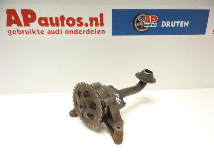 Używane Pompa oleju Audi TT (8N3) 1.8 20V Turbo Quattro Cena € 29,99 Procedura marży oferowane przez AP Auto's