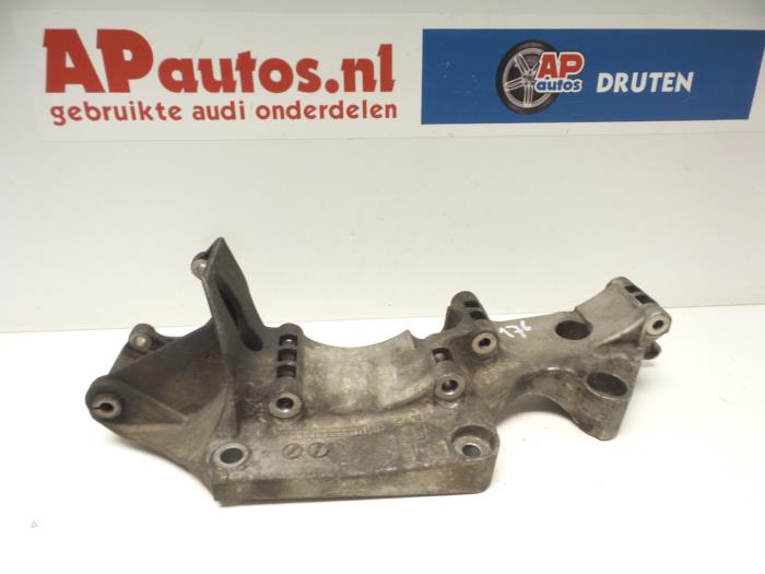Alternator upper bracket from a Audi TT (8N3) 1.8 20V Turbo Quattro 2001
