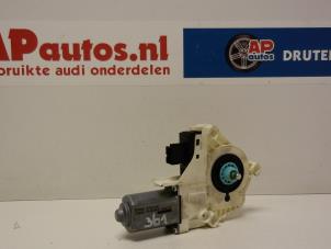 Usagé Moteur de vitre portière Audi Q7 (4LB) 3.0 TDI V6 24V Prix € 19,99 Règlement à la marge proposé par AP Autos