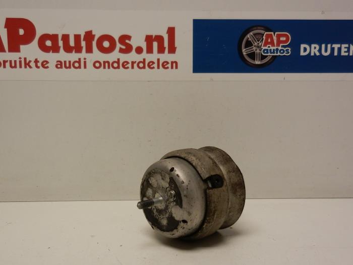 Usagé Support moteur Audi A4 Cabrio (B7) 2.4 V6 30V Prix € 19,99 Règlement à la marge proposé par AP Auto's