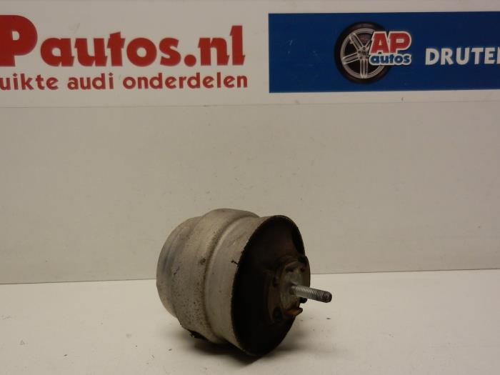 Usagé Support moteur Audi A4 Cabrio (B7) 2.4 V6 30V Prix € 19,99 Règlement à la marge proposé par AP Auto's