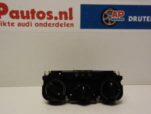 Usagé Panneau climatronic Audi A3 Sportback (8PA) 1.6 Prix € 75,00 Règlement à la marge proposé par AP Autos