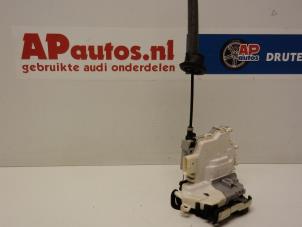 Usagé Serrure arrière gauche Audi A1 Sportback (8XA/8XF) 1.2 TFSI Prix € 35,00 Règlement à la marge proposé par AP Autos