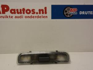 Usados Iluminación interior detrás Audi A3 Sportback (8PA) 1.6 Precio € 10,00 Norma de margen ofrecido por AP Autos
