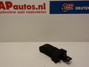Usados Receptor de puerta de 2 puertas izquierda Audi A1 (8X1/8XK) 1.6 TDI 16V Precio € 17,50 Norma de margen ofrecido por AP Autos
