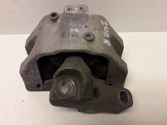 Support moteur d'un Audi A3 (8L1) 1.6 1997