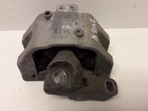 Support moteur d'un Audi A3 (8L1) 1.6 1997