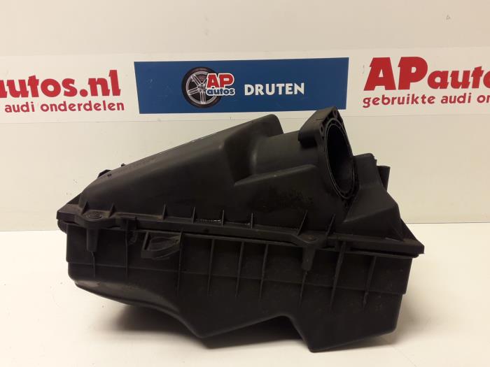 Begagnade Luftfilterhus Audi A3 (8L1) 1.6 Pris € 19,99 Marginaltabell erbjuds av AP Auto's