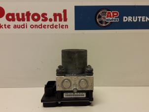 Usados Bomba ABS Audi RS 4 Avant (B7) Precio € 250,00 Norma de margen ofrecido por AP Autos