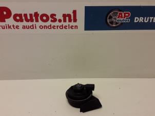 Usados Bocina Audi RS 4 Avant (B7) Precio € 14,99 Norma de margen ofrecido por AP Autos
