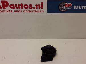 Używane Klakson Audi RS 4 Avant (B7) Cena € 14,99 Procedura marży oferowane przez AP Autos