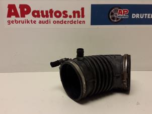 Usagé Tuyau d'aspiration air Audi RS 4 Avant (B7) Prix € 25,00 Règlement à la marge proposé par AP Autos