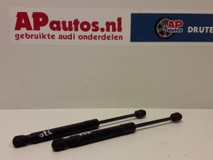 Gebrauchte Set Gasdämpfer Heckklappe Audi A4 (B6) 2.0 FSI 16V Preis € 35,00 Margenregelung angeboten von AP Autos