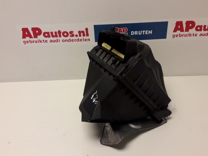 Begagnade Luftfilterhus Audi A4 (B6) 2.0 FSI 16V Pris € 19,99 Marginaltabell erbjuds av AP Auto's